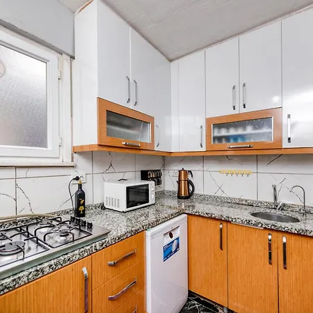 Kadirga Fountain Trvl