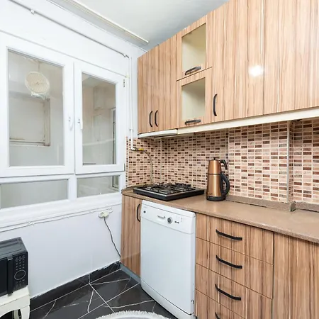 Kadirga Fountain Trvl