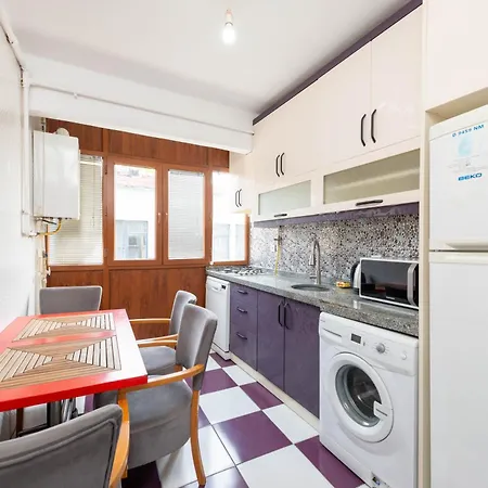 Kadirga Fountain Trvl شقة