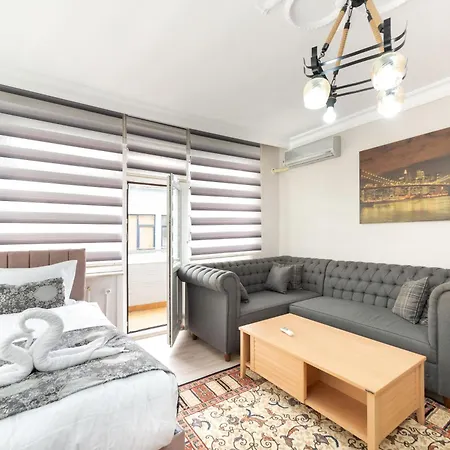 Kadirga Fountain Trvl *