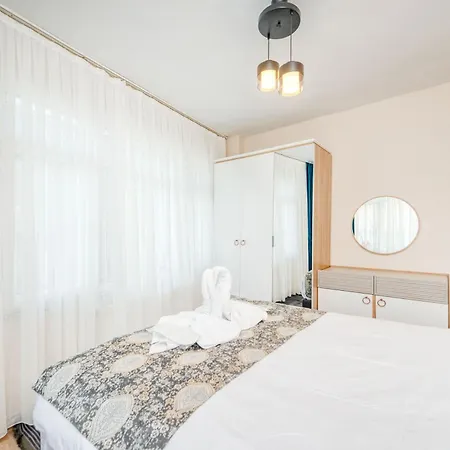 Kadirga Fountain Trvl * اسطنبول