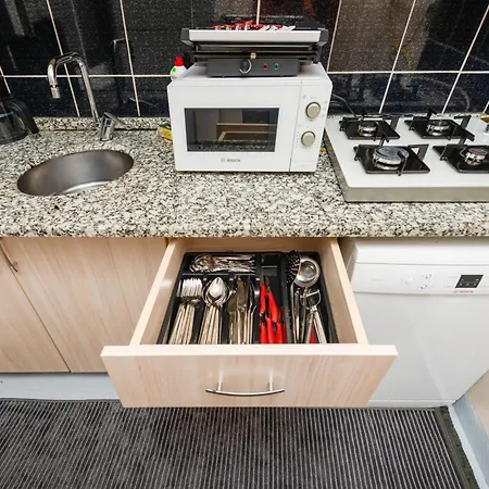 Kadirga Fountain Trvl شقة