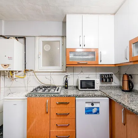 Kadirga Fountain Trvl